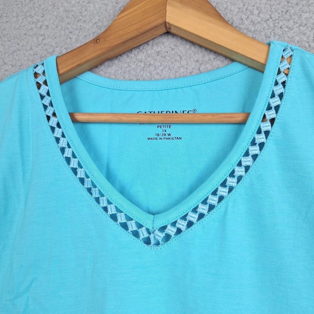 Catherines Top Womens Petite 1X Blue Stretch Pullover‎ Short Sleeve Cutwork Trim - Picture 3 of 10